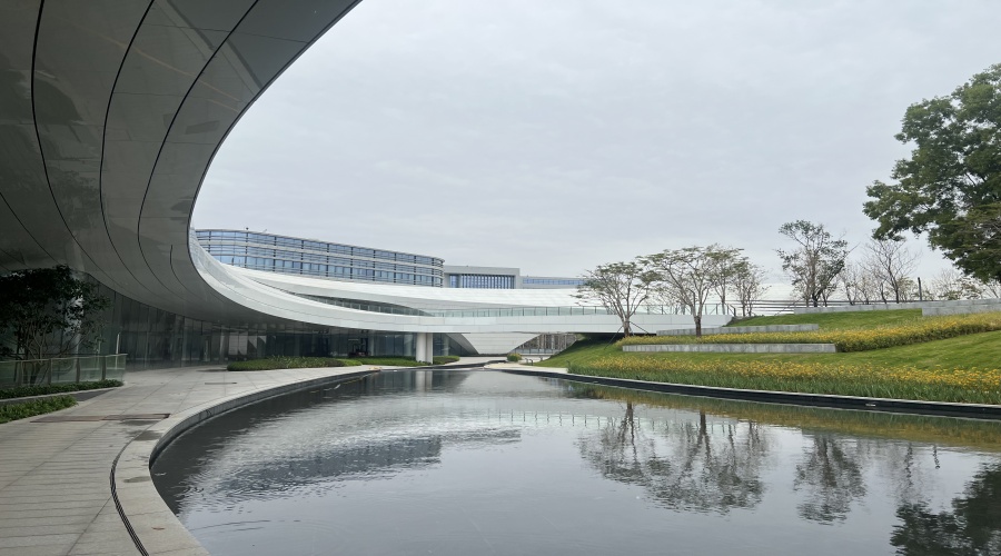 大灣區(qū)大學松山湖校區(qū)GRC構(gòu)件工程案例-飾紀上品GRC廠家