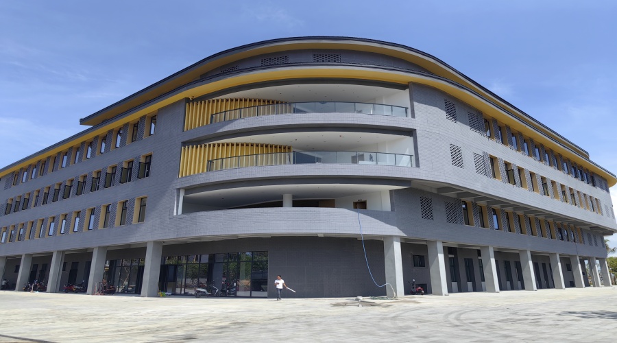 海南中央民族大學(xué)UHPC墻板選擇了飾紀(jì)上品.你呢？